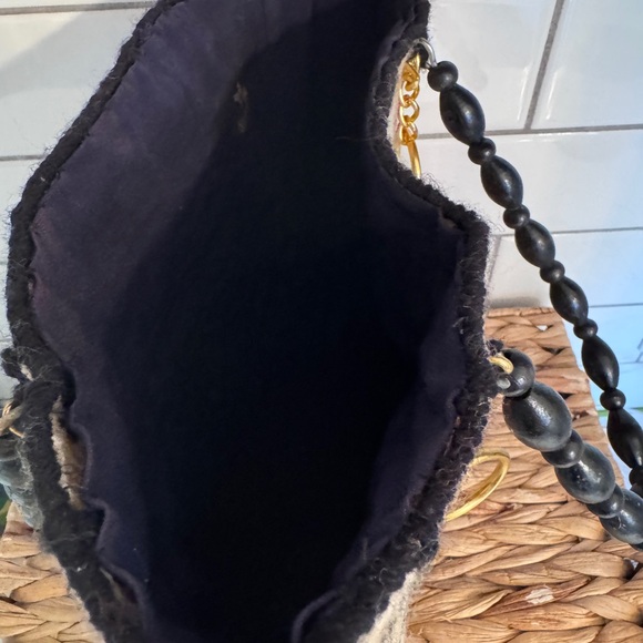 Handcrafted Crochet Tote Bag with Floral and‎ Insect Design - Picture 6 of 8